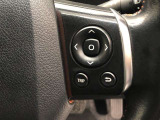 【ステアリングスイッチ】右です。ハンドルから手を離さず、運転に集中したまま手元でマルチインフォメーションディスプレイ内の表示切替などができます。