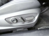 運転席パワーシート搭載。微妙な調整が手軽にでき、ピッタリのポジションで運転することが可能です。