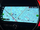 ●純正ナビ:一体感のあるナビは、高級感ある車内を演出してくれます。Bluetooth再生などオーディオ機能も充実しておりますので、運転もより楽しめます♪