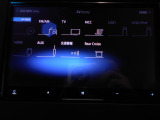 フルセグテレビ搭載。DVD・CD再生、USB入力、Bluetoothに対応しています。