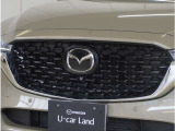 【フロントレーダーセンサー】フロントレーダーセンサーから送信される電波が前方車や障害物に反射し、もどってきた電波を検知することで制御しています。
