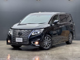 日産のフラッグシップミニバン「エルグランド」が入荷!存在感を放つフロントグリルと重厚感のあるブラックボディが、特別で上質な佇まいを演出します。
