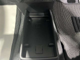 財布など取り出しやすい物を置くのに便利です!