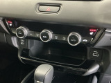 運転席/助手席シートヒーターで寒い日もすぐに温かくなり快適に過ごせます。3段階の温度調整が可能です