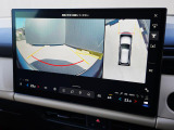 車両周辺の俯瞰表示をはじめ、条件が整えば床下部分のシースルー表示も可能です。360度の周辺状況を大画面でご確認いただけます。