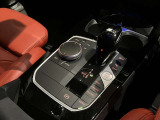 【プッシュスタート】プッシュスタートの最大のメリットは「防犯対策」です。スマートキーと車のIDが合致しないとエンジンは始動させることができません。