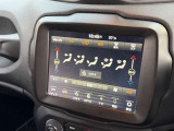 運転席・助手席の温度調節を個々に設定できるデュアルゾーンオートエアコンを装備しております。