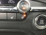 ステアリングヒーター付き。
