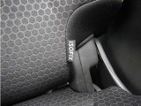 ◆ISOFIX◆シートベルトいらずでチャイルドシートと固定金具を連結するだけでガッチリ固定できます。