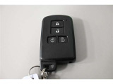 スマートキー!両手に荷物を抱えているときでも、ドアの施錠・解錠が楽々です♪