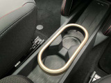 車両の詳細、ご質問につきましては、弊社営業スタッフまでお気軽にご連絡下さいませ。遠方のお客様には実車の詳細画像送信も承ります。