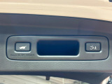【パワーバックドア】スマートキーや運転席のボタンを押すだけでリアゲートが自動で開閉します!荷物を持っている時や、高い位置にあるバックドアを閉める際に便利な機能です♪