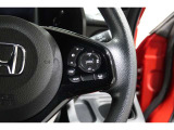 Hondaセンシングの機能のひとつ、アダプティブクルーズコントロール付!アクセルから足を離しても設定したスピードと前車との車間を保ち走行してくれます!車線維持もアシスト☆高速道路で疲労軽減ですね☆