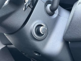 【電動コラム】シートメモリーと合わせて使用すると複数人運転する場合は、お好きなポジションを記憶する事ができます。細かな調節も可能なため、ストレスなく運転が出来ます。