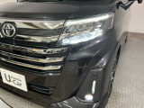 【LEDヘッドライト】ディスチャージヘッドライト(HID)と同等の明るさで、夜道や雨天走行が明るく視界良好!! フォグライトも装備で、安心感さらにUPです♪安心ドライブを楽しんで下さい♪