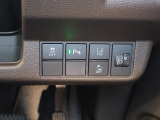 【パーキングセンサー】駐車時や狭い場所で障害物を検知し、音や表示でお知らせします。