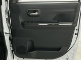 【内装クリーニング】内装ルームクリーニング済みです。しっかり綺麗にしていますので、是非、お確かめください。車に自信があるからこそ、是非一度ご来店頂き内外装も見てもらえると幸いです。