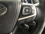 ステアリングスイッチ付き。前方から目を離すことなく操作することが可能です。