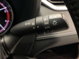 ライトスイッチです。「AUTO」にすると外の明るさに応じてスモールライト・ヘッドライトが自動でON・OFFします。夕暮れ時や屋内駐車場、トンネルなどに便利です。フォグランプもON・OFFできます。