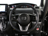 【運転席まわり】Honda独自の設計思想に基づき、自然に手を伸ばした先に操作したいものがあるようレイアウトを追求 !