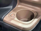 (前席/掘り込み式)ホットカップホルダー☆保温付で温活が車内でも実現♪600mlのペットボトルまで対応しておりスイッチ1つで温かい飲み物は保温を、冷たい飲み物は常温にしてくれます
