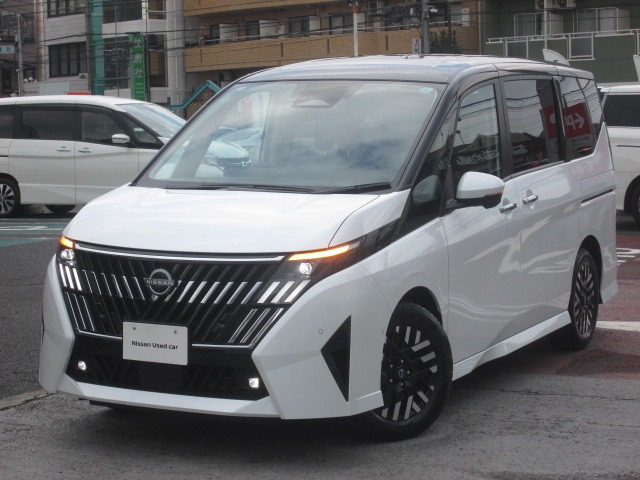 セレナ 1.4 e-POWER ルキシオン 