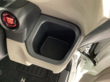 ドライブのサポート、車内の収納スペースも充実してます♪