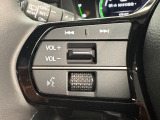 快適で安全にドライブが楽しめるように、オーディオコントロールスイッチです。ハンドルを握ったままチャンネルや音量の調整が可能です。