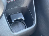 運転席側ドリンクホルダー