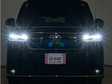 LEDヘッドライト(オートハイビーム機能付)が搭載されており、遠くまで明るく均一に照らし、高速道路等での安心感が向上しております。