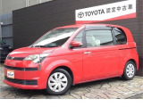 トヨタの「スペイド」です。小型車ではありますが、助手席側スライドドアは大開口のスライドドアで助手席前から後ろまで大きく開いてくれます!!