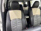 高いホールド性で運転姿勢が安定します。長距離ドライブでも疲れにくいのが魅力です。