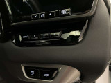 運転の操作性、快適性、など全ては、シートポジションから始まります。シートメモリーは、重要な機能です。