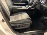お客様にご満足していただき、素敵なレクサスライフをお過ごしいただけるよう、お車選びのお手伝いをさせていただきます。