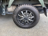 アルミホイールです。足元が引き立つので、車全体のイメージがアップしますよ!