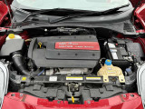 バルブ開閉を油圧にてコントロールする、マルチエアシステム1.4ターボエンジン。低回転から理想的なトルクが立ち上がり「パワフル」の一言に尽きます。