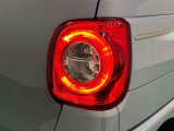 丸目で愛嬌のあるデザインのLEDリヤコンビネーションランプ(LEDストップランプ)が省電力・長寿命化を実現。