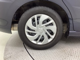 純正ホイール☆Honda車にぴったりなデザインのホイールカバー付です。