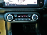 快適オートエアコン付♪設定温度をキープし車内を快適な温度に保ちます♪