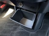ちょっとした小物を入れられる収納スペース!車内をスッキリまとめることができます!