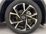 「トヨタ純正アルミホイール」を装着!純正なので車のデザインともマッチしています。高級感やスポーティーさを際立たせてくれます。