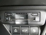 高速道路を賢く使うETC2.0装備です。高速道路とクルマが情報を連携して渋滞の迂回ルートや災害時の適切な誘導をしてくれたりします。