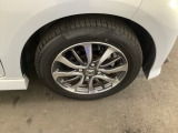 足元が引き立つアルミホイールです。車全体のイメージがアップします。