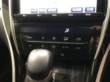 オートエアコンです。温度設定ができます。冷え性の方が乗っても安心ですね♪