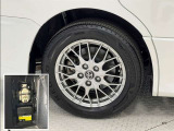 タイヤサイズは205/55R16!純正アルミホイール!残り溝は7ミリ程度です!パンク修理キット搭載車!