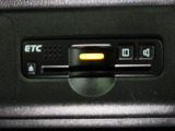 今や標準装備になりつつあるETC車載器も装着されております。料金所を通過するときも楽々です。
