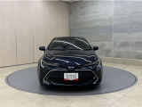お車購入のポイントとなるフロントマスクです!シャープな目つきが印象的なデザインのヘッドランプです。