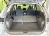 普段のお買い物や通勤、送迎等に十分な荷室スペースを確保しております。セカンドシートを倒すと、大きな荷物の積載も可能です♪