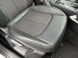 快適なショールームにて、お車選びのお手伝いから、ご購入後の整備待ちまで、ご対応致します。