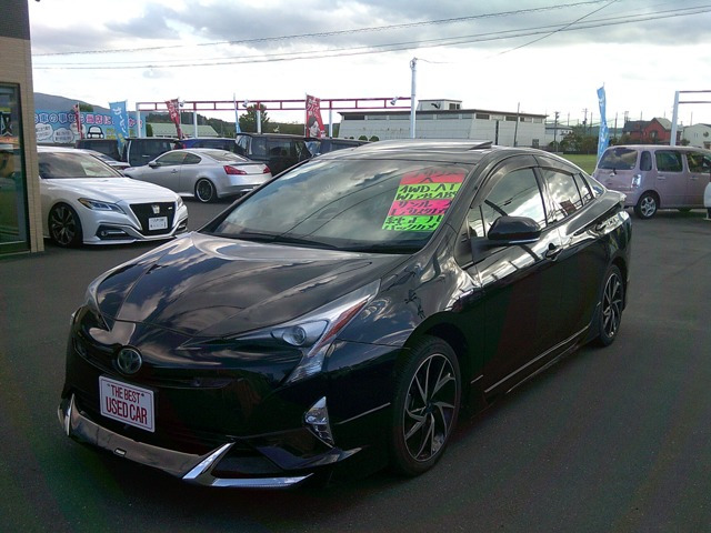プリウス 1.8 A E-Four 4WD 